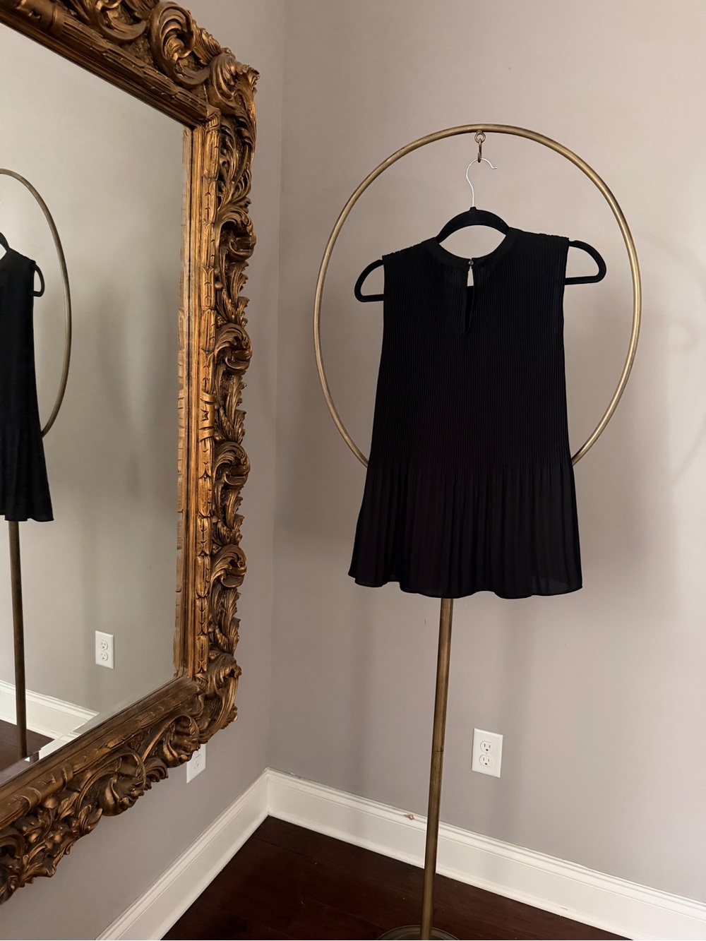 Adrianna Papell Black Pleated Sleeveless Camisole